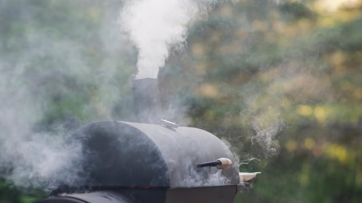 'Video thumbnail for How to buy a bbq smoker'