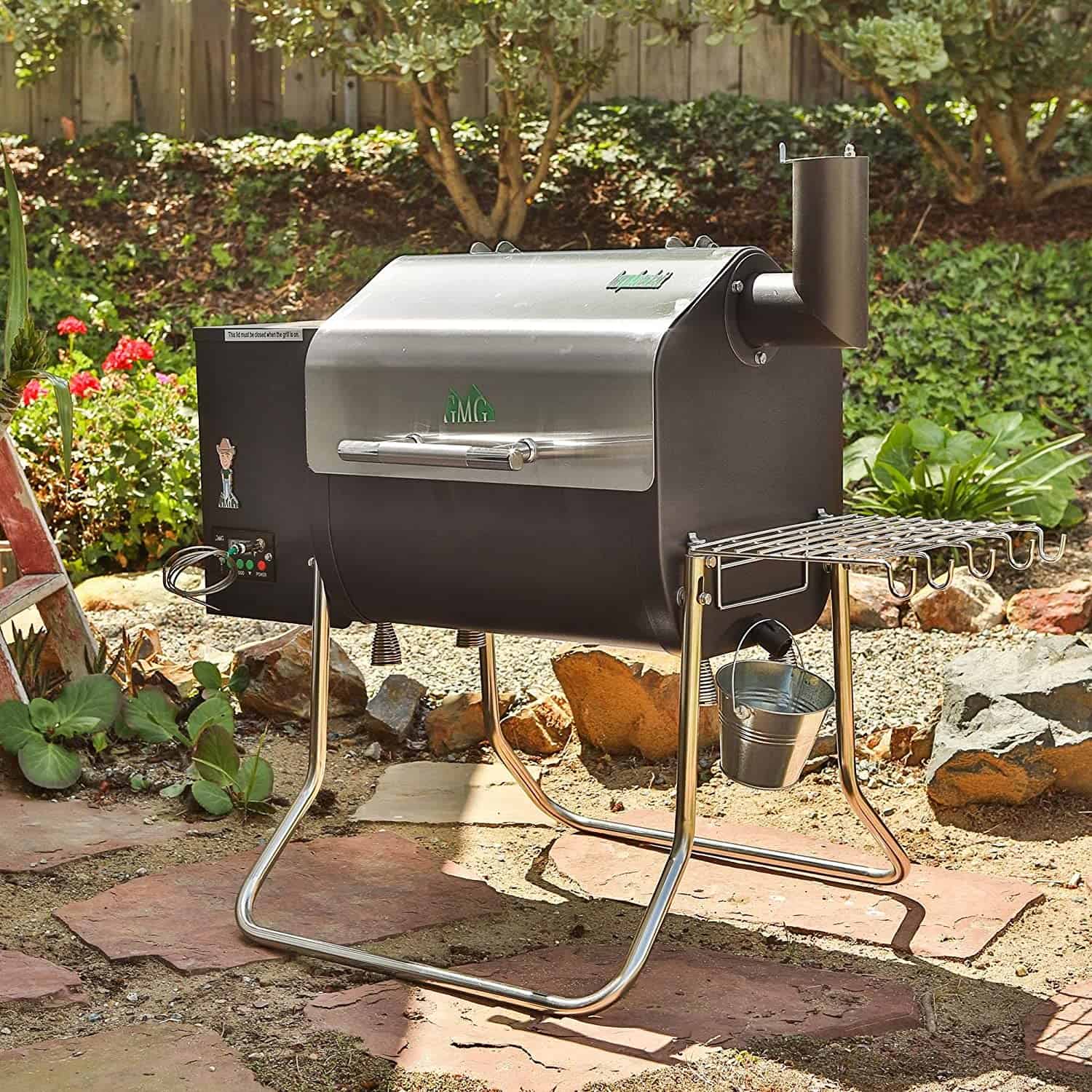 Best cheap budget pellet smoker: Green Mountain Davy Crockett