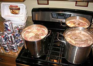 Неужели вам нужно сварить сосиски перед приготовлением на гриле?