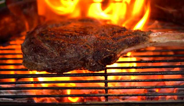 How-to-Grill-a-Tomahawk-Steak