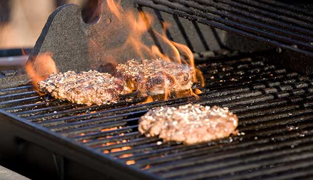 Cara-Panaskan-Burger-on-the-Grill