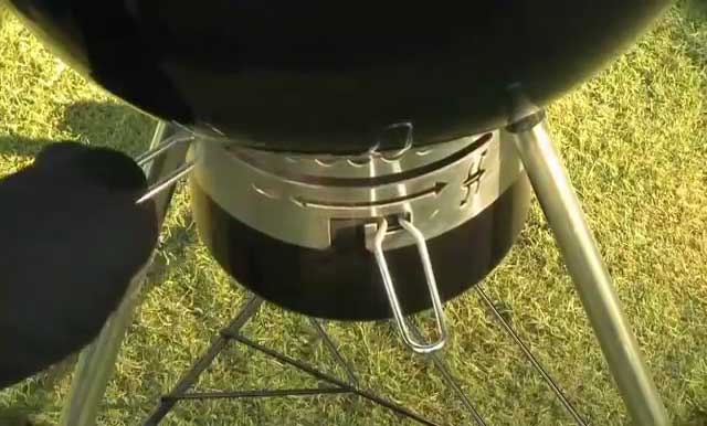 close-the-vent-on-bottom-grill