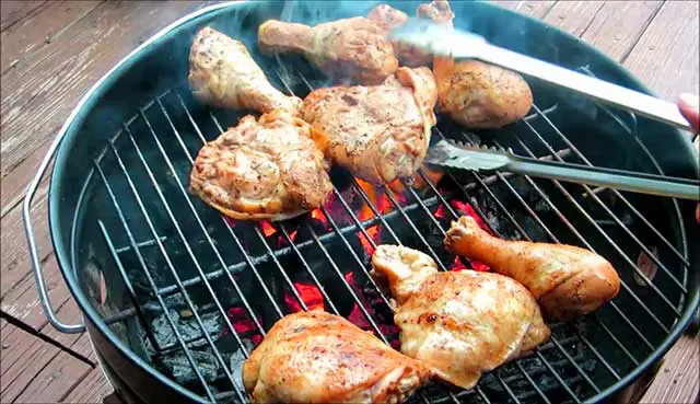 cara-memasak-ayam-di-a-weber-arang-panggangan