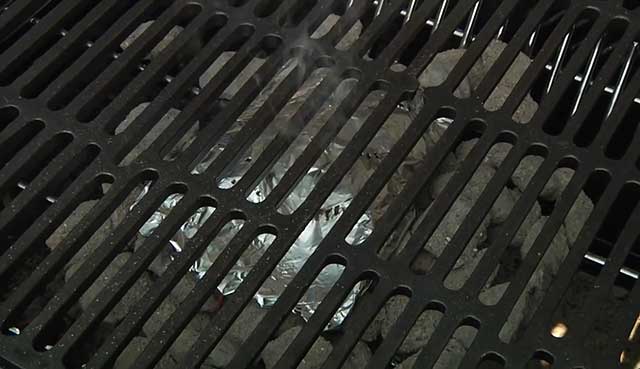 place-the-grate-in-the-grill