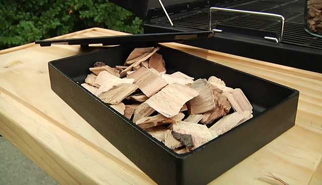 wood-chunks-in-smoke-box