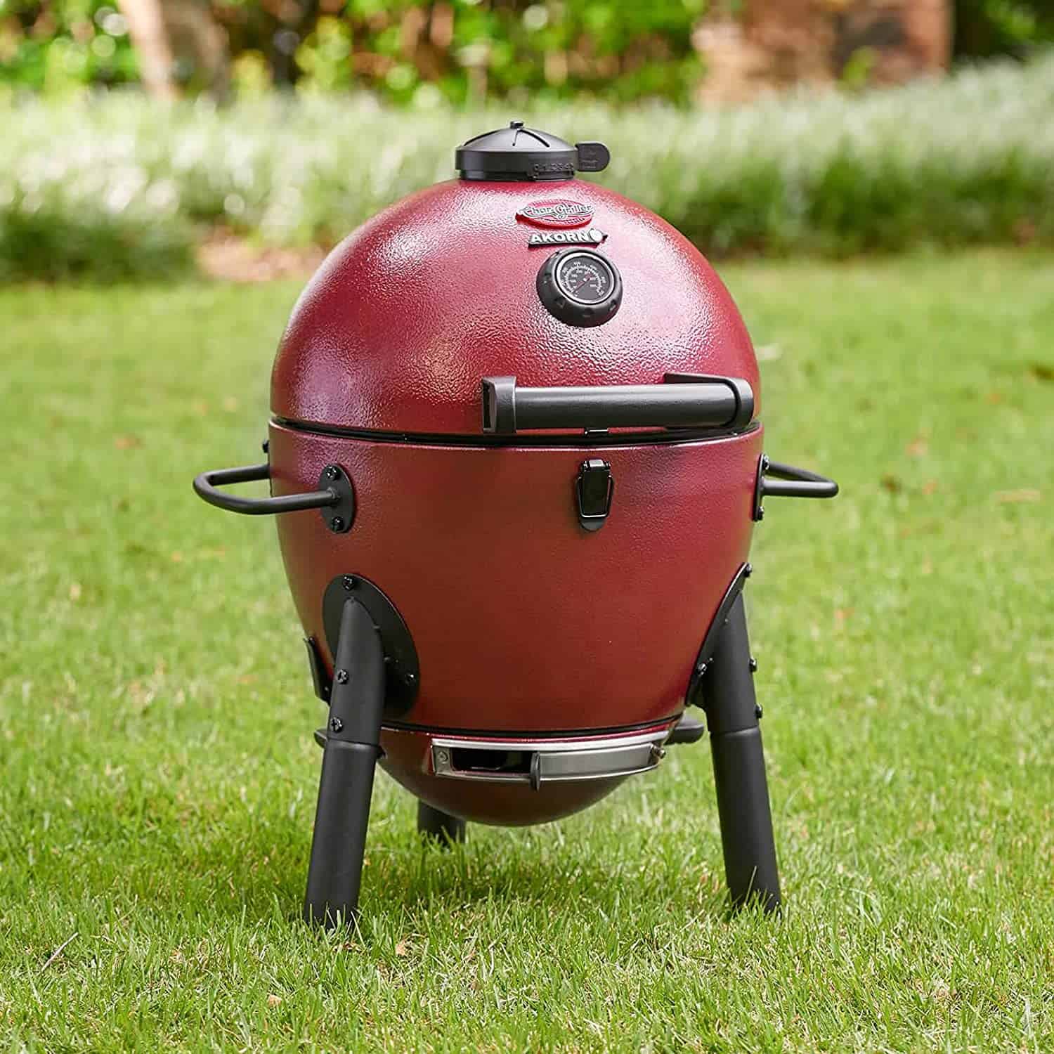 Beste draagbare Kamado-grill - Char-Griller Akorn Jr in de tuin