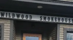 საუკეთესო BBQ რესტორანი ფრთებისთვის: Wildwood Smokehouse