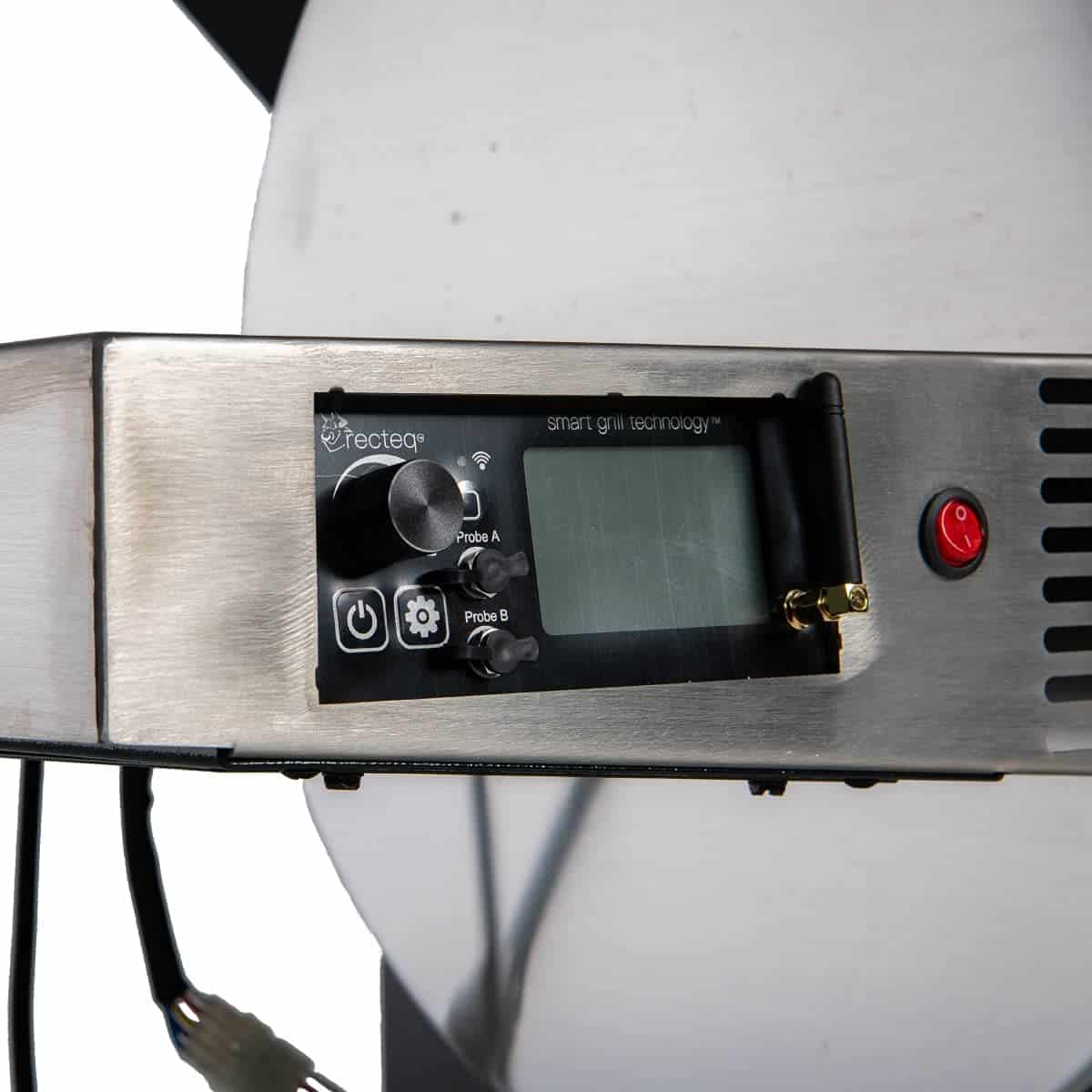 Comparing recteq pellet grills to Traeger wood pellet grills brand recteq controls
