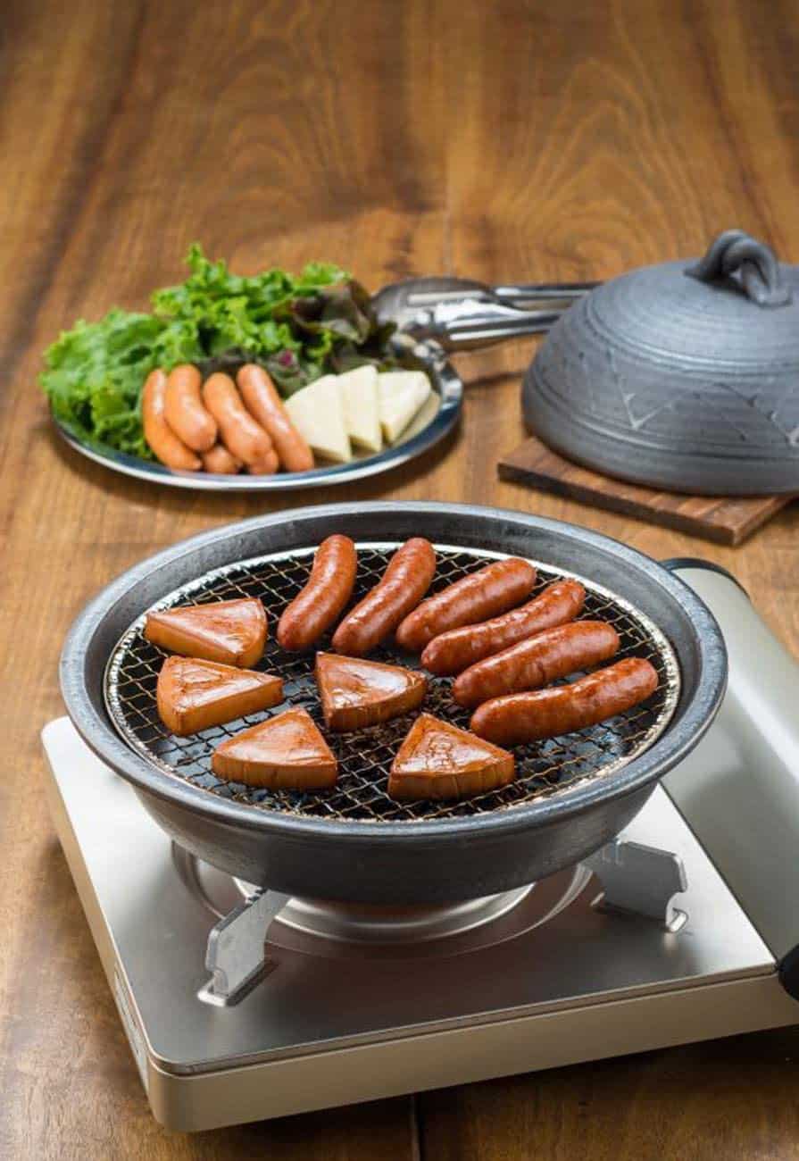 Best Japanese stovetop smoker- Japanese Donabe Smoker with meat