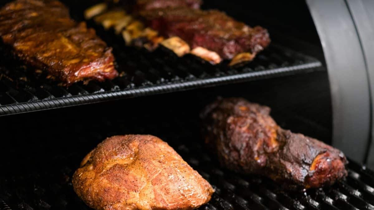 What is a bbq smoker