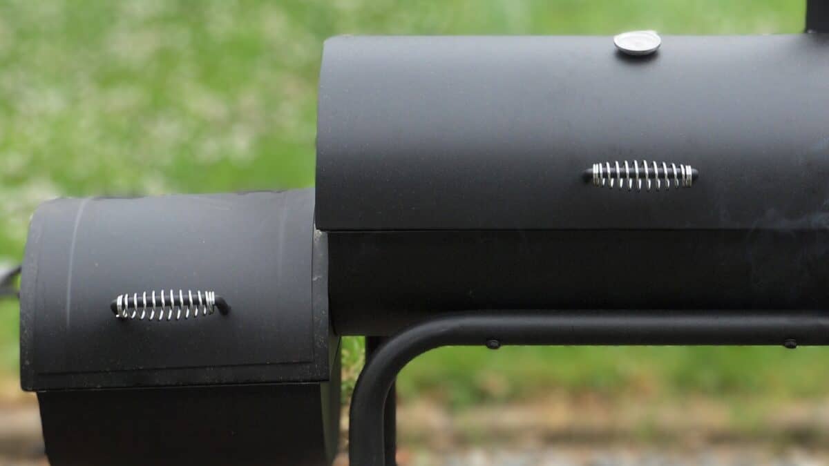 How to use an offset smoker